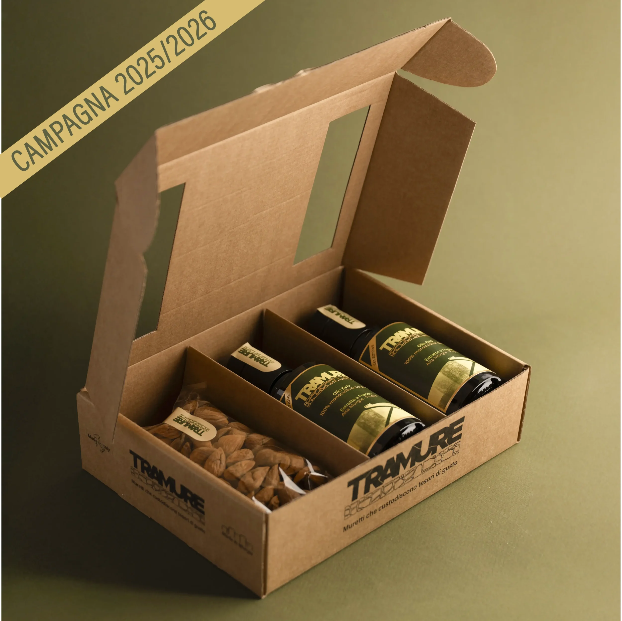 cofanetto con 1 pacco di mandorle tramure da 200gr + 2 bottiglie di olio tramure da 250 ml