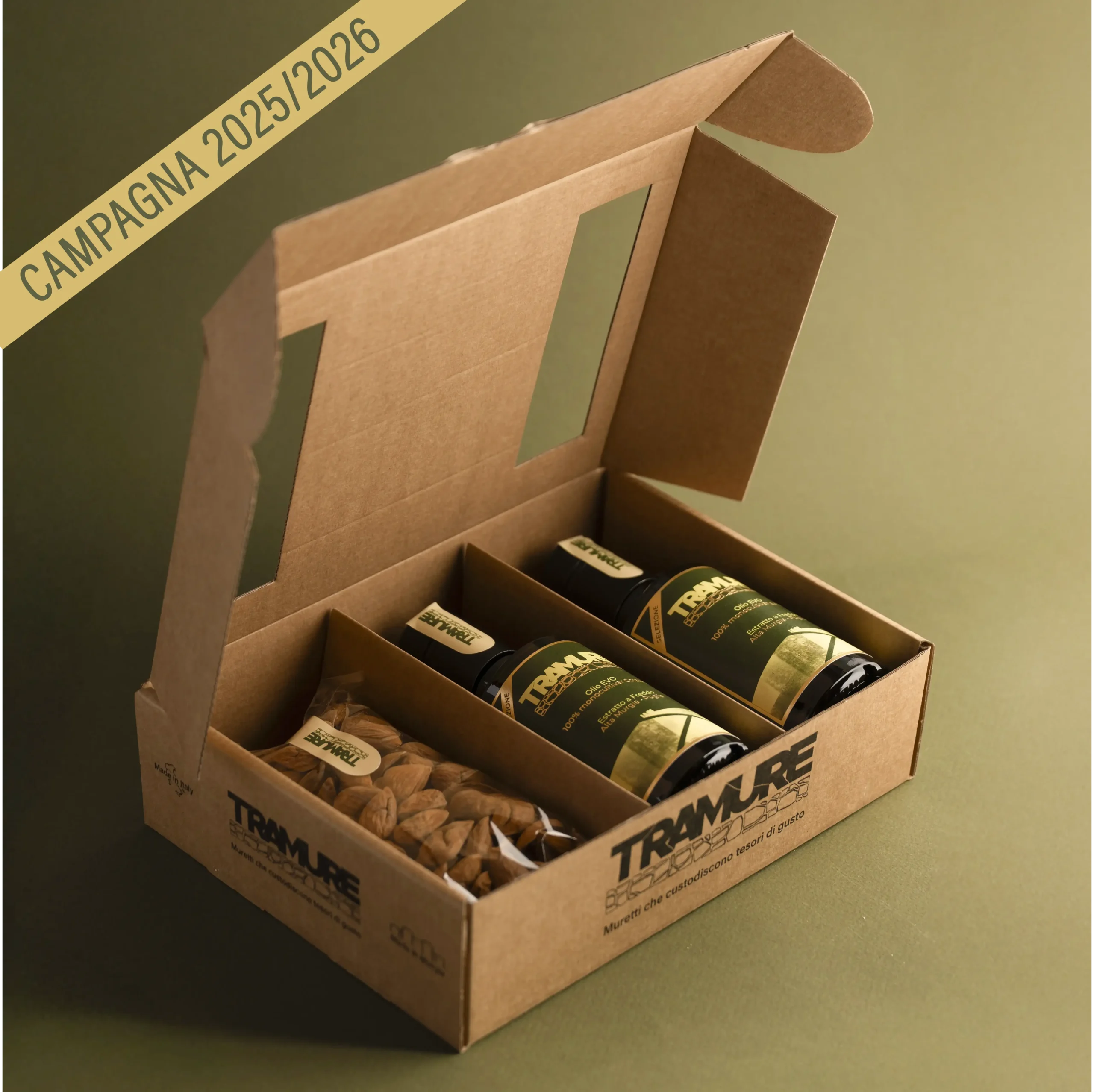 cofanetto con 1 pacco di mandorle tramure da 200gr + 2 bottiglie di olio tramure da 250 ml